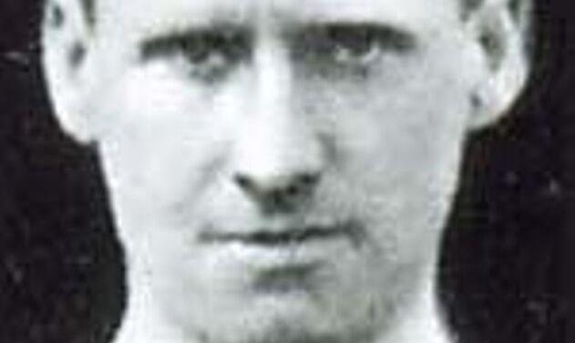 Ezen a napon hunyt el Herbert Larry Burgess, aki játékosa és edzője is volt csapatunknak