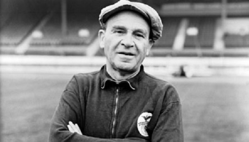 Ezen a napon hunyt el Guttmann Béla, a világhírű edző, aki 12 ország 25 csapatát irányította