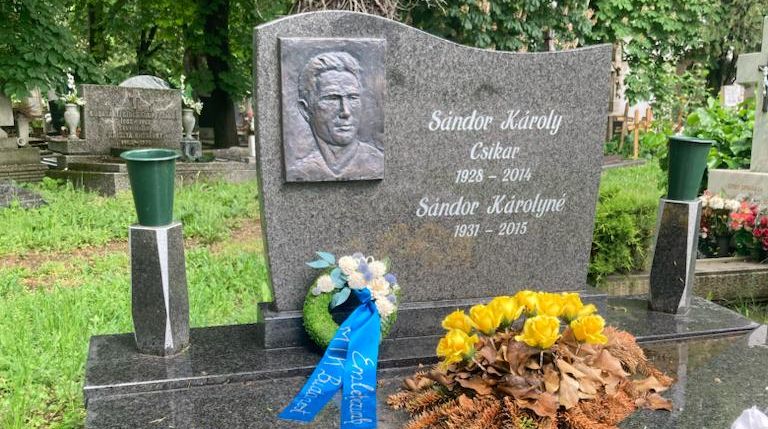 Az Aranycsapat MTK-s kötődésű játékosai iránti tiszteletből helyezett el koszorúkat klubunk