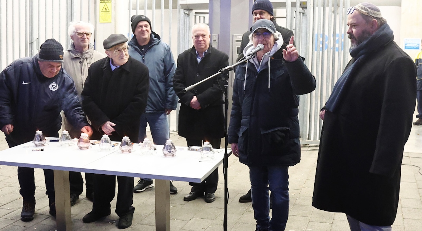 Hanukai gyertyagyújtás